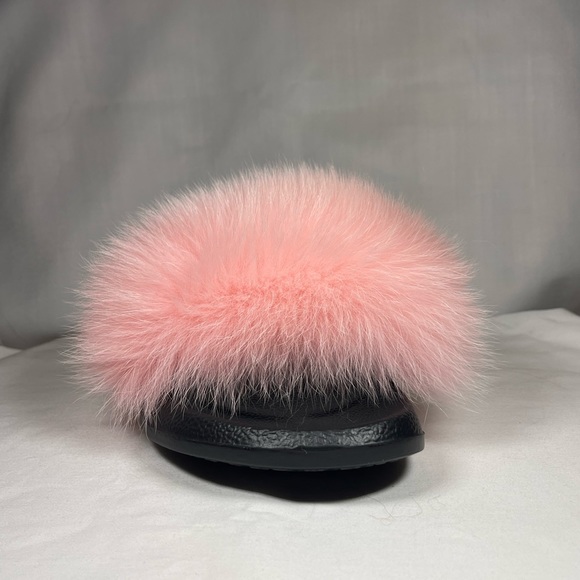 Real Fur Slippers - Picture 2 of 3